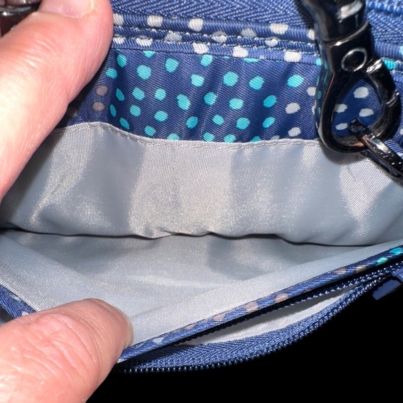 LUG KICKFLIP CONVERTIBLE CROSSBODY WALLET - Picture 6 of 9